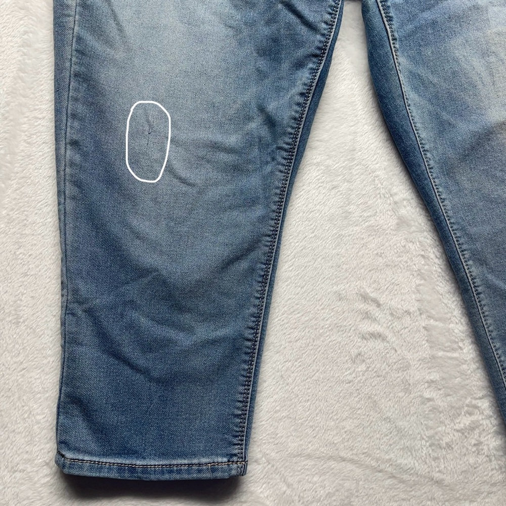 Seven 7 Women’s Capri Jeans Denim Embroidery Back Pockets Distressed Size 14 - Picture 8 of 15